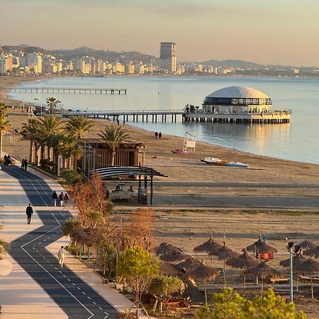 Wave Beachfront Apartments Durrës Exterior foto